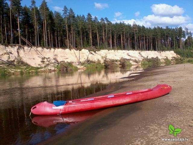 canoe3.jpg